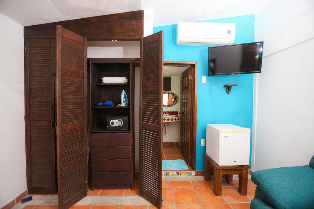 Ikaro Suites Colonial Канкун Екстериор снимка