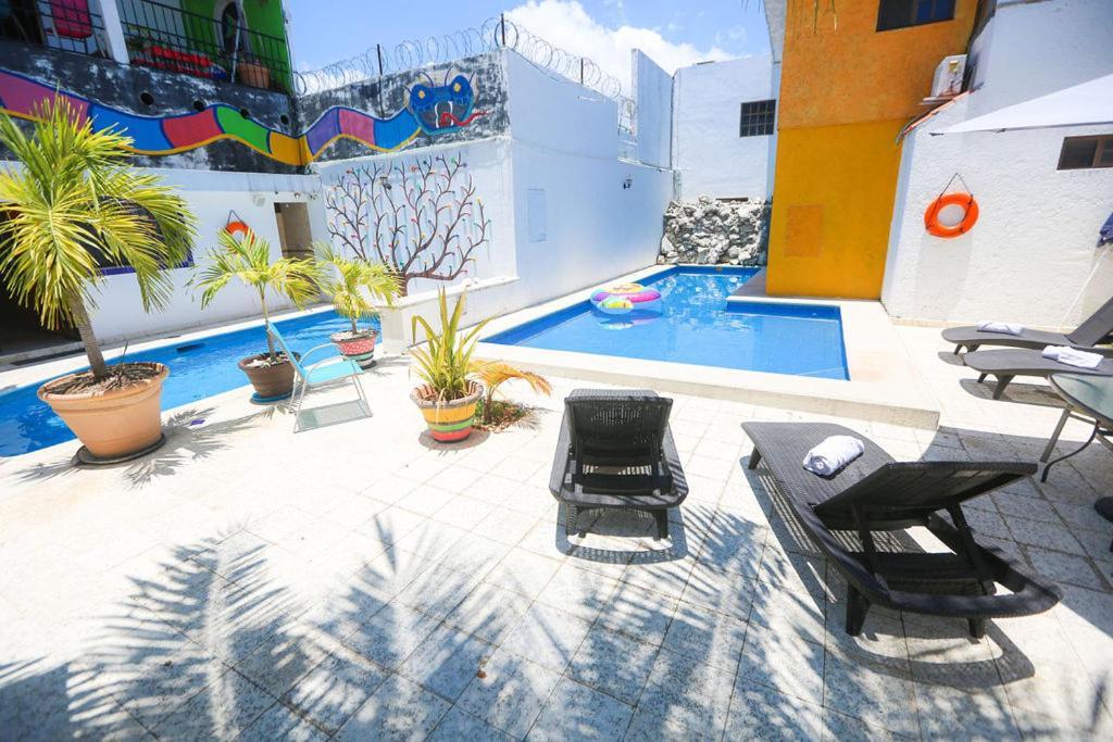 Ikaro Suites Colonial Канкун Екстериор снимка