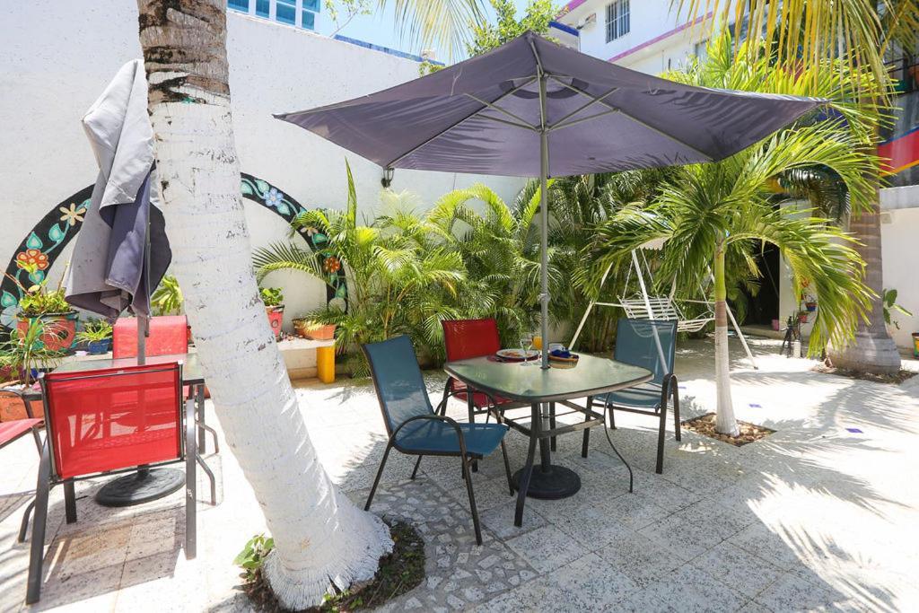 Ikaro Suites Colonial Канкун Екстериор снимка